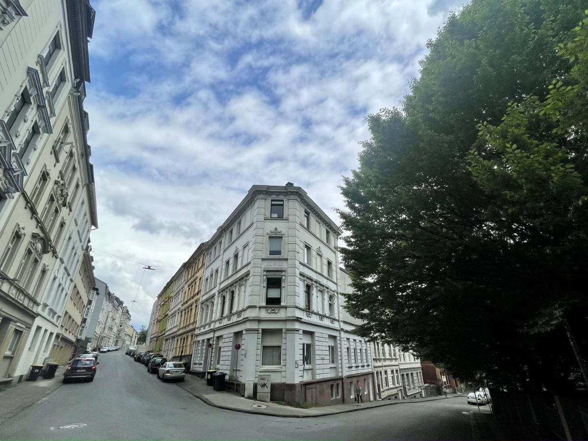 Nostalgie Apartment - 3 Zimmer, 5 Betten, 7 Personen, Kontaktloses Einchecken, Netflix Wuppertal Extérieur photo